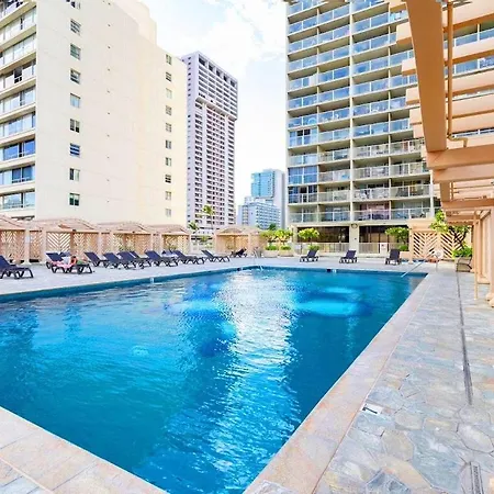 Beautiful Condo At The Island Colony In Waikiki